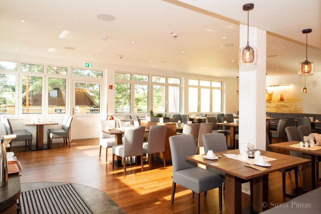 Ostseehotel Wustrow Вустров Екстериор снимка
