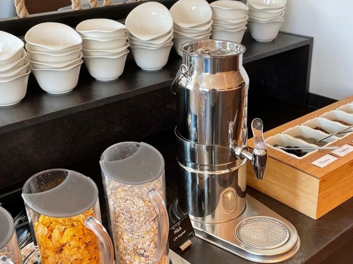 Ostseehotel Wustrow Вустров Екстериор снимка