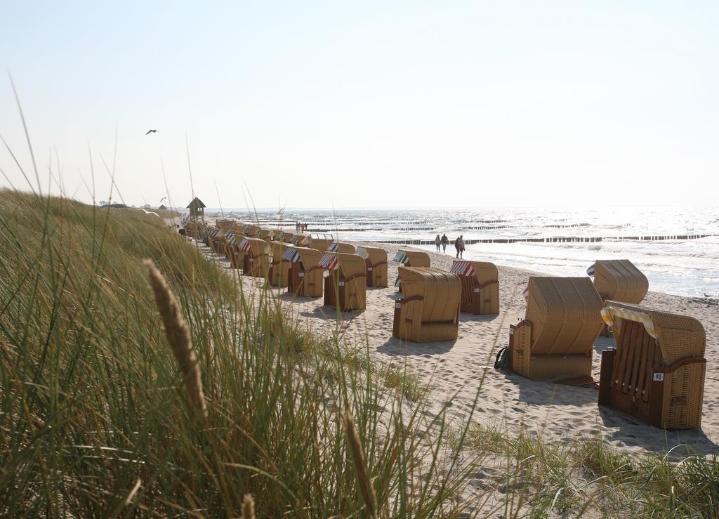Ostseehotel Wustrow Вустров Екстериор снимка