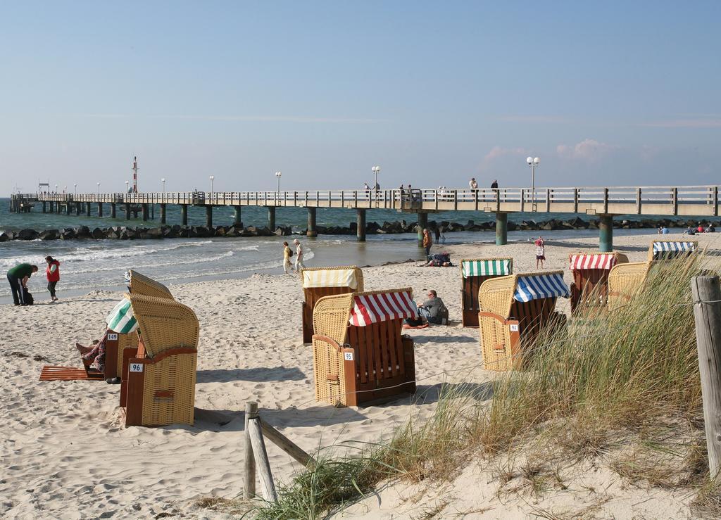 Ostseehotel Wustrow Вустров Екстериор снимка